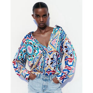 Women's ZARA White Blue Patterned Button Down Shirt Size L